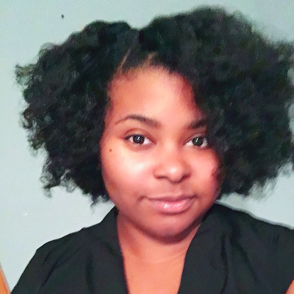 Meet your Posher, Deborah - Picture 2 of 2